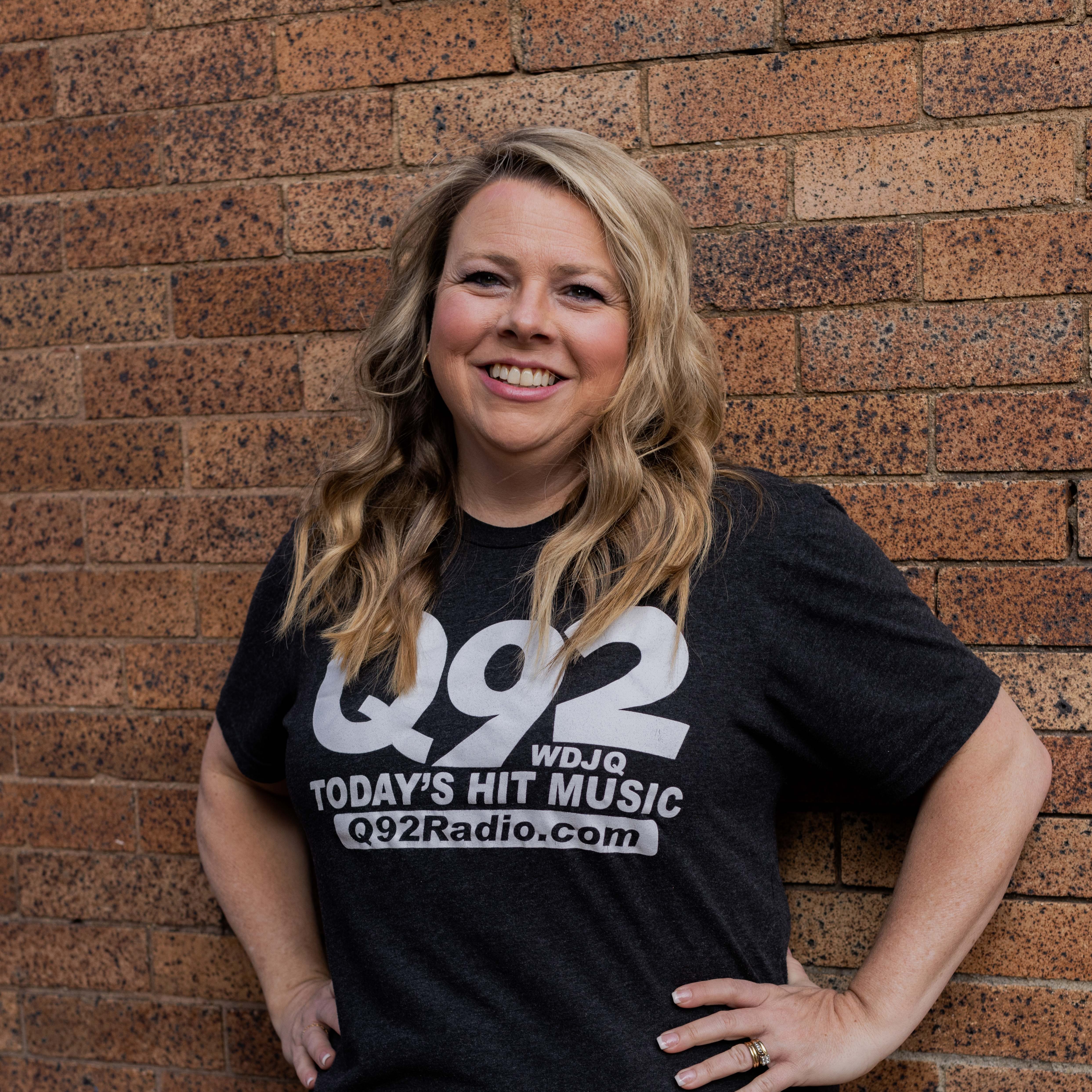 Lauren Head Shot 1 2023 (1)